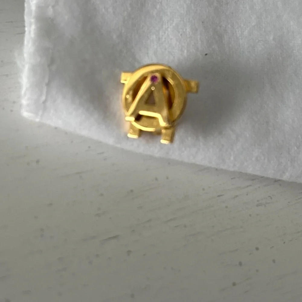 Alpha Omicron Pi Gold Tone Brooch with Red Ruby Vintage 1980’s - Picture 10 of 10